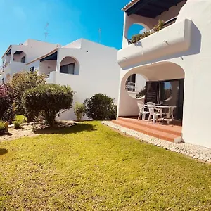 https://albufeira-sao-rafael-family-apartament.hotelaalgarve.com